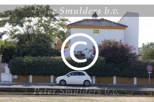 Sevilla 13/14 oktober 2015
Rafael v d Vaart heeft bezoek van zijn vriendin Christie die bij hem op bezoek is in zijn huis in Sevilla. Rafael wordt aangesproken door Edwin Bredius terwijl hij boodschappen doet in de supermarkt.