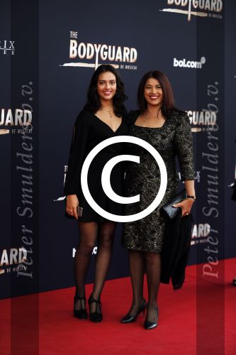 Utrecht 27 september 2015
Premiere the bodyguard met oa Romy Monteiro Mark v Eeuwen  Carolina Dijkhuizen en Patrick Martens. Gail en Rebecca Slee