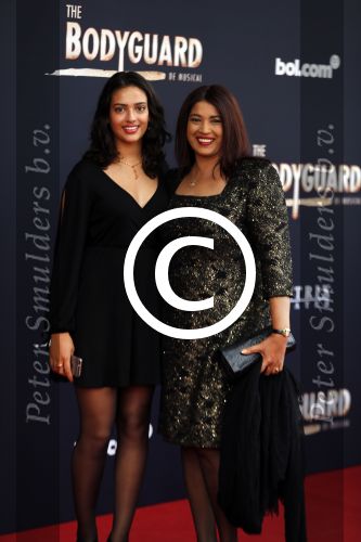 Utrecht 27 september 2015
Premiere the bodyguard met oa Romy Monteiro Mark v Eeuwen  Carolina Dijkhuizen en Patrick Martens. Gail en Rebecca Slee