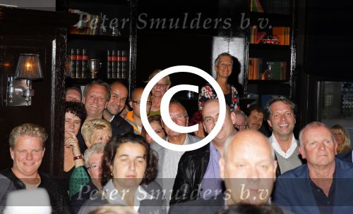 Amsterdam 30 september 2015
Boekpresenatie Joop van Tellingen in Players. Aanwezig Dennis Ria Nathalie en Fender v Tellingen alsmede rest van de familie.