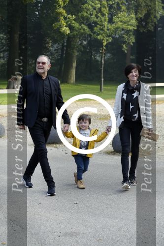 Baarn 4 oktober 2015
Presentatie boek Belinda Meuldijk in kasteel Groeneveld.
Aanwezig Thierry Duval Rob de Nijs Henriette de Nijs Julis Joshi en Robert.
Willeke Alberti krijgt het eerste boek.