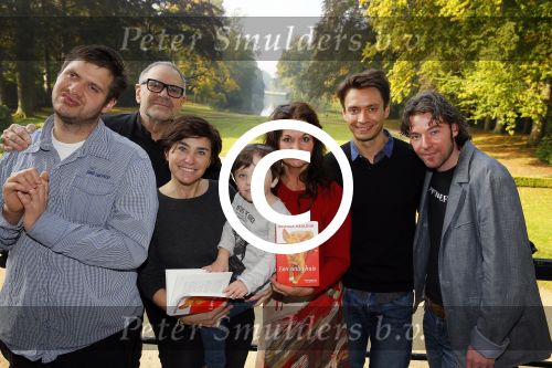 Baarn 4 oktober 2015
Presentatie boek Belinda Meuldijk in kasteel Groeneveld.
Aanwezig Thierry Duval Rob de Nijs Henriette de Nijs Julis Joshi en Robert.
Willeke Alberti krijgt het eerste boek.