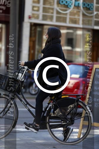 Amsterdam 29 september en 1 oktober 2015
De zwangere vrouw van Arie Boomsma Romy Houwer in Amsterdam.