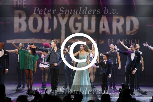 Utrecht 27 september 2015
Premiere the bodyguard met oa Romy Monteiro Mark v Eeuwen  Carolina Dijkhuizen en Patrick Martens.