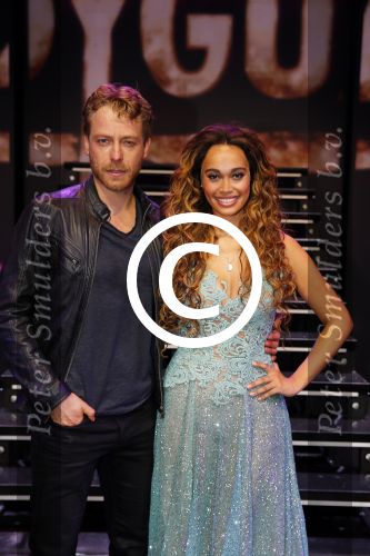 Utrecht 27 september 2015
Premiere the bodyguard met oa Romy Monteiro Mark v Eeuwen  Carolina Dijkhuizen en Patrick Martens.