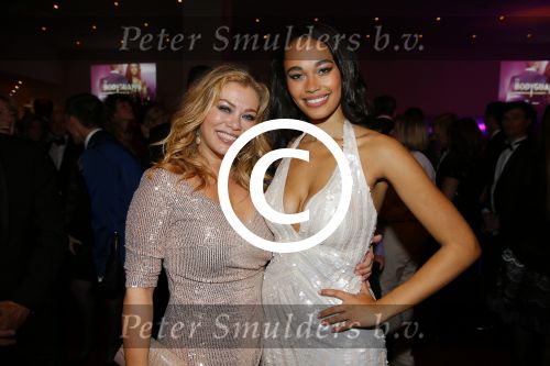 Utrecht 27 september 2015
Premiere the bodyguard met oa Romy Monteiro Mark v Eeuwen  Carolina Dijkhuizen en Patrick Martens. Romy met moeder Antje