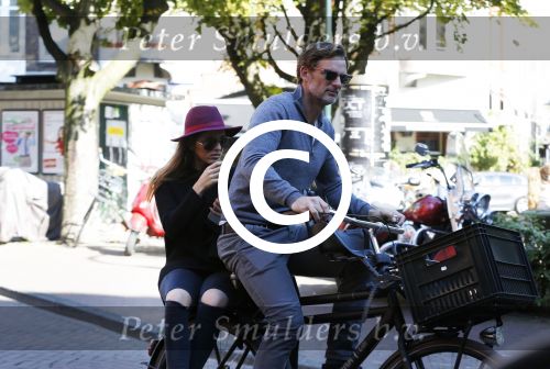 Amsterdam 29 september 2015
Ronald de Boer samen met zijn dochter op de fiets