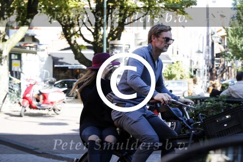 Amsterdam 29 september 2015
Ronald de Boer samen met zijn dochter op de fiets