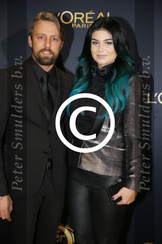 Amsterdam 15 oktober 2015
Uitreiking van de 50e televizierring in carre. Roxeanne Hazes met vriend Nick v Delft