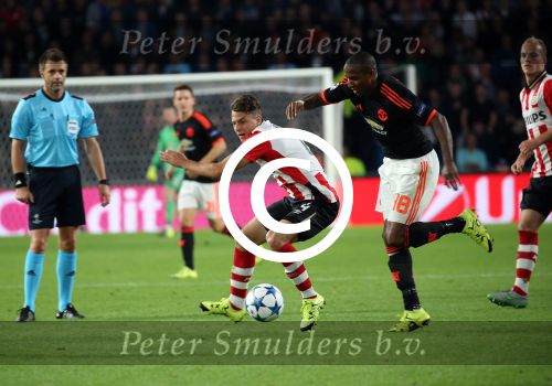 Eindhoven, 15 September 2015
CL 2015/2016
Eerste wedstrijd PSV-Manchester United, eindstand 2-1
Santiago Arias in duel met Ashley Young