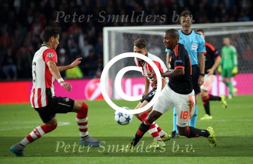 Eindhoven, 15 September 2015
CL 2015/2016
Eerste wedstrijd PSV-Manchester United, eindstand 2-1
Santiago Arias in duel met Ashley Young
