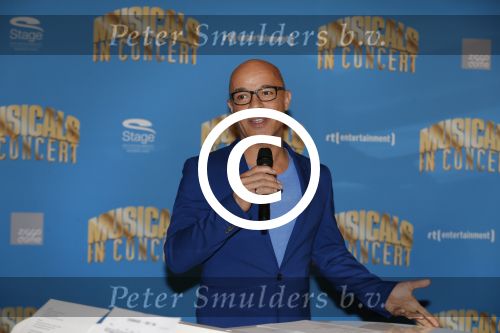 Amsterdam 6 oktober 2015 
Presentatie zangers musicals in concert in het ziggo dome. De aanwezigen waren Anouk Maas B Brave Stanley Burleson Mariska v Kolck Simone Kleinsma William Spaaij Eric v Tijn Rene v Kooten en Maurice Wijnen.
