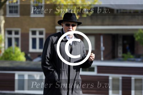 Amsterdam 9 oktober 2015 
Theo Heuft met zijn sigaar op straat