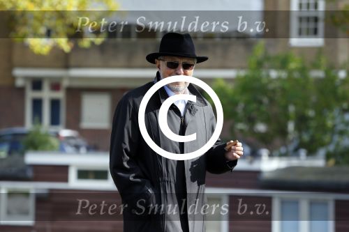 Amsterdam 9 oktober 2015 
Theo Heuft met zijn sigaar op straat