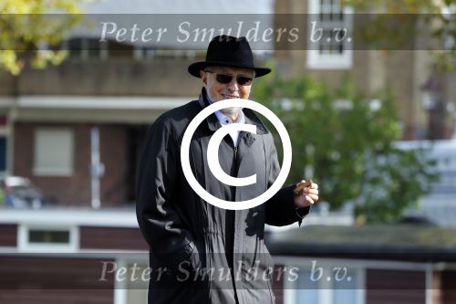 Amsterdam 9 oktober 2015 
Theo Heuft met zijn sigaar op straat