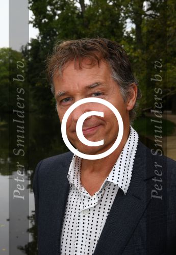 Amsterdam, 21 September 2015
Perspresentatie Dokter Tinus  Dr. Tinus
Thom Hoffman