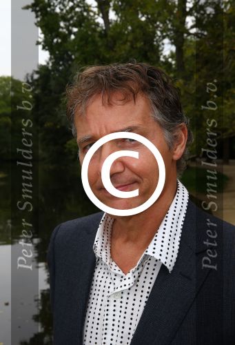 Amsterdam, 21 September 2015
Perspresentatie Dokter Tinus  Dr. Tinus
Thom Hoffman