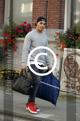 Amsterdam 12 oktober 2015
Timor Steffens doet boodschappen op de pc hooftstraat