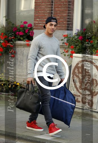 Amsterdam 12 oktober 2015
Timor Steffens doet boodschappen op de pc hooftstraat