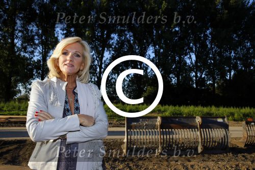 Haarzuilens 27 september 2015
Aktie om bomen te planten gepresenteerd door Beau v Erven Dorens en Angela Groothuizen.
oa Evelyn Struik Trijntje OOsterhuis Nick & Simon Marjan Berk Tineke Schouten Ruud Feltkamp en inge Ipenburg werken mee.