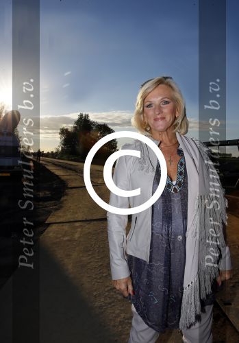 Haarzuilens 27 september 2015
Aktie om bomen te planten gepresenteerd door Beau v Erven Dorens en Angela Groothuizen.
oa Evelyn Struik Trijntje OOsterhuis Nick & Simon Marjan Berk Tineke Schouten Ruud Feltkamp en inge Ipenburg werken mee.