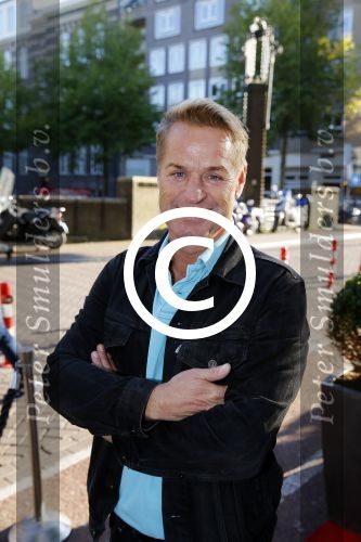 Amsterdam 30 september 2015
Boekpresenatie Joop van Tellingen in Players. Aanwezig Dennis Ria Nathalie en Fender v Tellingen alsmede rest van de familie. Tony Neef