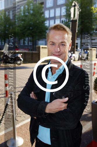 Amsterdam 30 september 2015
Boekpresenatie Joop van Tellingen in Players. Aanwezig Dennis Ria Nathalie en Fender v Tellingen alsmede rest van de familie. Tony Neef