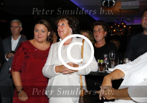 Amsterdam 30 september 2015
Boekpresenatie Joop van Tellingen in Players. Aanwezig Dennis Ria Nathalie en Fender v Tellingen alsmede rest van de familie. Toos v d Valk