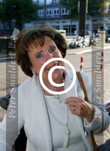 Amsterdam 30 september 2015
Toos v d Valk wordt geintervieuwddoor Edwin Bredius bij boekrpesentatie Joop v Tellingen