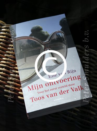 Amsterdam 30 september 2015 
Toos v d Valk haar boek geschreven door Elle v Rijn