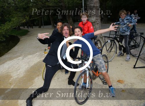 Amsterdam, 21 September 2015
Perspresentatie Dokter Tinus  Dr. Tinus
Tygo Gernandt