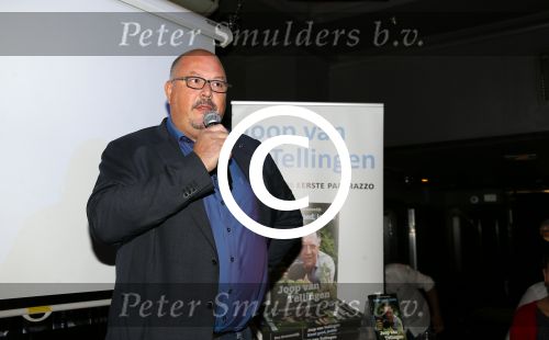 Amsterdam 30 september 2015
Boekpresenatie Joop van Tellingen in Players. Aanwezig Dennis Ria Nathalie en Fender v Tellingen alsmede rest van de familie. de uitgever van het boek