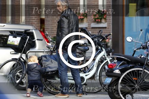 Amsterdam 19 september 2015  
Victor Reinier met zijn dochter op de fiets