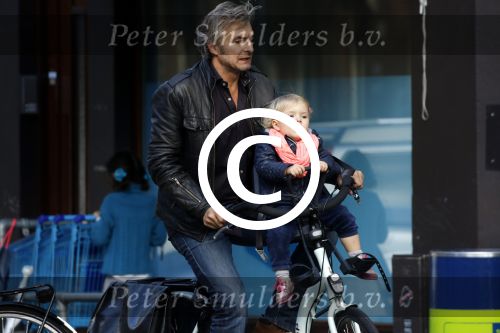 Amsterdam 19 september 2015  
Victor Reinier met zijn dochter op de fiets
