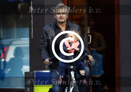 Amsterdam 19 september 2015  
Victor Reinier met zijn dochter op de fiets