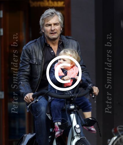 Amsterdam 19 september 2015  
Victor Reinier met zijn dochter op de fiets