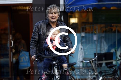 Amsterdam 19 september 2015  
Victor Reinier met zijn dochter op de fiets