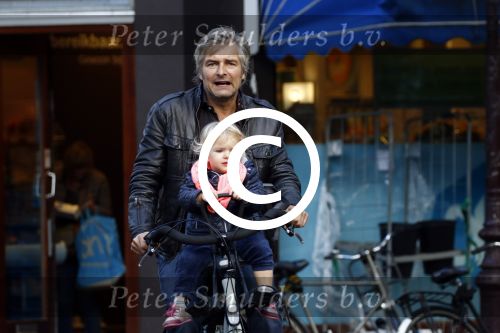 Amsterdam 19 september 2015  
Victor Reinier met zijn dochter op de fiets