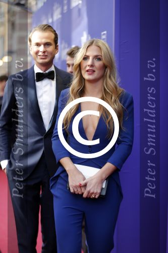Amsterdam 11 oktober 2015
Premiere de tweeling in het nieuwe de la mar theater
Vincent v d Ende en partner Esmee Geeratz
