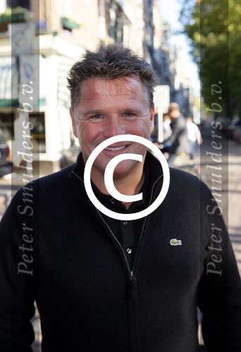 Amsterdam 30 september 2015
Boekpresenatie Joop van Tellingen in Players. Aanwezig Dennis Ria Nathalie en Fender v Tellingen alsmede rest van de familie. Wolter Kroes