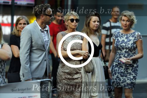 Amsterdam 13 september 2016
Premiere Bridget Jones baby in Tuschinski. Anita Witzier met man