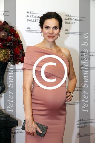 Amsterdam 7 september 2016
Premiere Nationaal ballet in de stopera. Anna Drijver zwanger met haar moeder