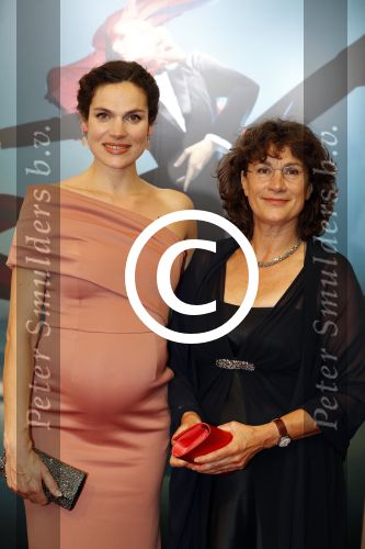 Amsterdam 7 september 2016
Premiere Nationaal ballet in de stopera. Anna Drijver zwanger met haar moeder
