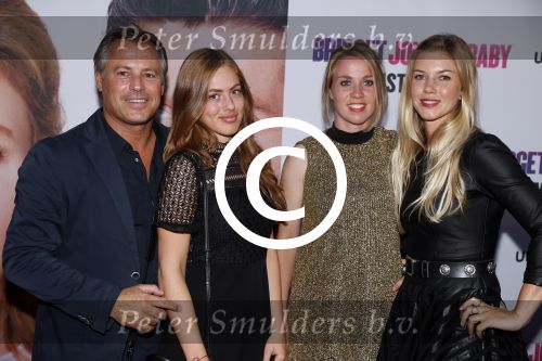 Amsterdam 13 september 2016
Premiere Bridget Jones baby in Tuschinski. Otto Klein met dochter en Anouk Hoogendijk met ...