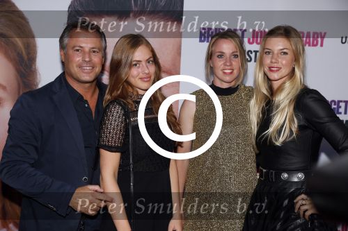 Amsterdam 13 september 2016
Premiere Bridget Jones baby in Tuschinski. Otto Klein met dochter en Anouk Hoogendijk met ...