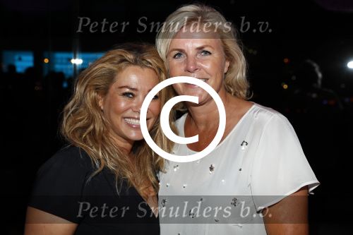 Utrecht 14 september 2016
1 jaar the bodyguard in het beatrixtheater met oa Romy Monteiro Nurlaila en Patrick Martens. irene Moors en Antje Monteiro