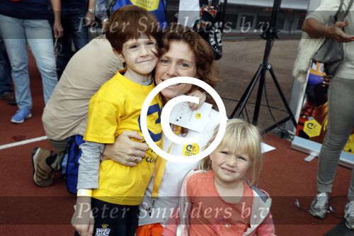 Amsterdam 21 september 2016
Sportdag van de Johan Cruijff foundation in het Olympisch stadion. Danny Cruijff en Estelle Cruijff zijn aanwezig . Barbara Barend met zoon en dochter
