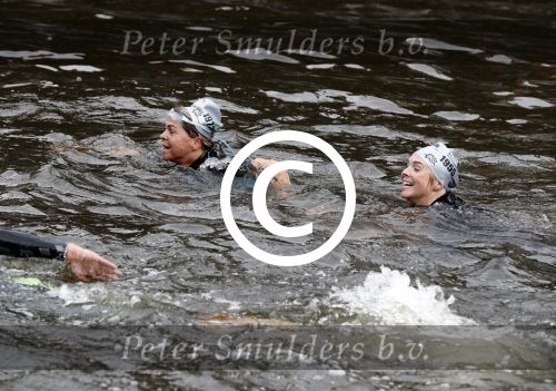 Amsterdam 11 september 2016
Amsterdam city swim tbv ALS door de amsterdamse grachten. Bartina en Debbie Koeman