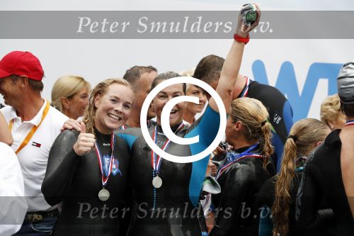 Amsterdam 11 september 2016
Amsterdam city swim tbv ALS door de amsterdamse grachten. Bartina en Debbie Koeman