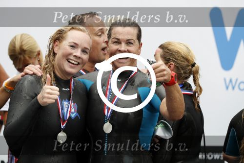 Amsterdam 11 september 2016
Amsterdam city swim tbv ALS door de amsterdamse grachten. Bartina en Debbie Koeman